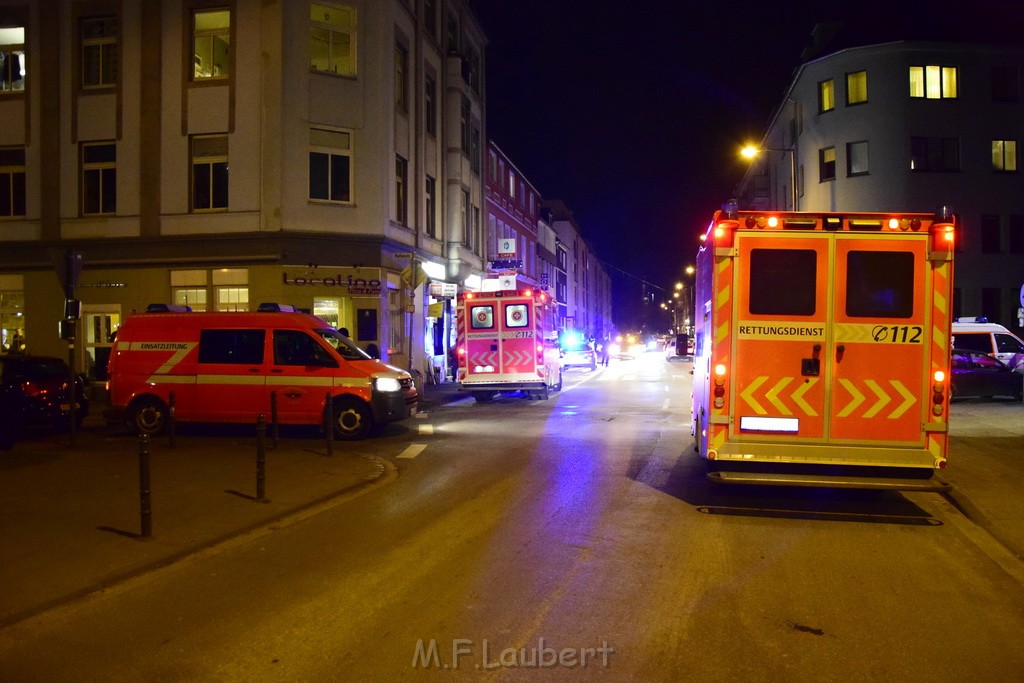 Einsatz BF Koeln Muelheim Formesstr Deutz Muelheimesrtr P109.JPG - Miklos Laubert